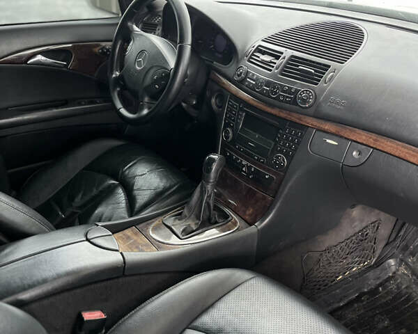 Белый Мерседес Е-Класс, объемом двигателя 2.15 л и пробегом 390 тыс. км за 4500 $, фото 8 на Automoto.ua