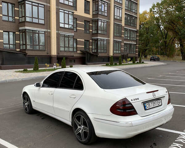 Белый Мерседес Е-Класс, объемом двигателя 2.2 л и пробегом 468 тыс. км за 5700 $, фото 2 на Automoto.ua