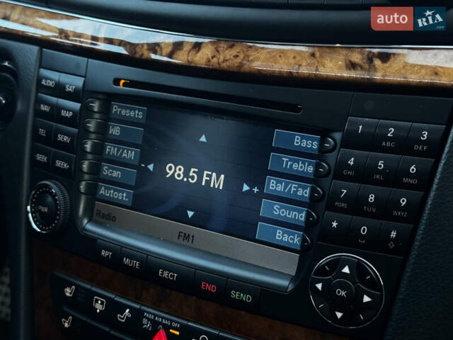 Белый Мерседес Е-Класс, объемом двигателя 55 л и пробегом 115 тыс. км за 35500 $, фото 55 на Automoto.ua