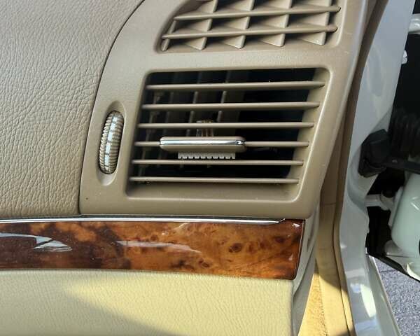 Білий Мерседес Е-Клас, об'ємом двигуна 5.5 л та пробігом 173 тис. км за 15000 $, фото 35 на Automoto.ua