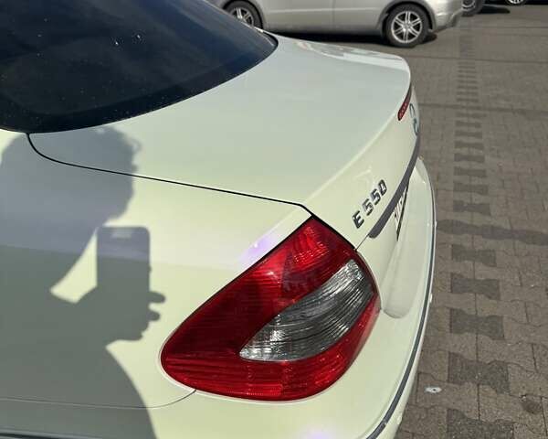 Білий Мерседес Е-Клас, об'ємом двигуна 5.5 л та пробігом 173 тис. км за 15000 $, фото 19 на Automoto.ua