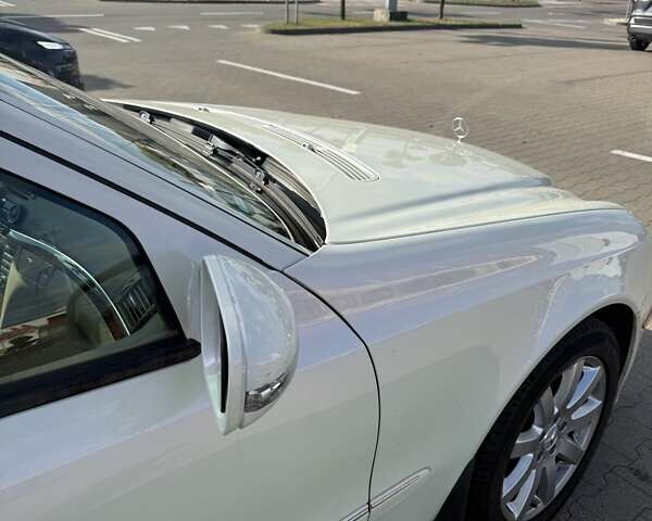 Білий Мерседес Е-Клас, об'ємом двигуна 5.5 л та пробігом 173 тис. км за 15000 $, фото 24 на Automoto.ua