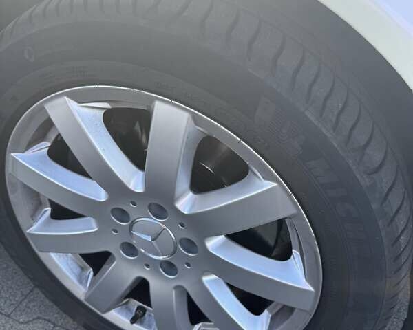 Білий Мерседес Е-Клас, об'ємом двигуна 5.5 л та пробігом 173 тис. км за 15000 $, фото 73 на Automoto.ua