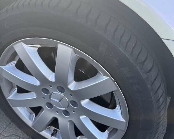 Білий Мерседес Е-Клас, об'ємом двигуна 5.5 л та пробігом 173 тис. км за 15000 $, фото 74 на Automoto.ua