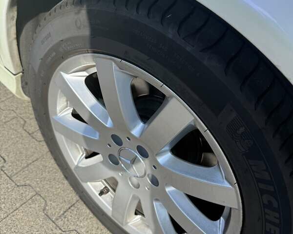 Білий Мерседес Е-Клас, об'ємом двигуна 5.5 л та пробігом 173 тис. км за 15000 $, фото 71 на Automoto.ua