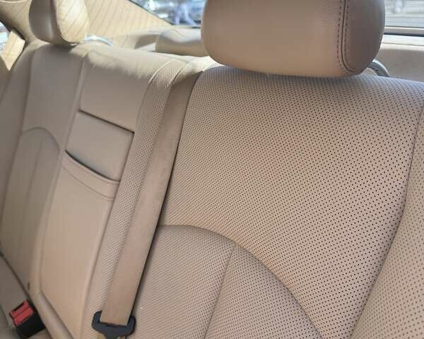 Білий Мерседес Е-Клас, об'ємом двигуна 5.5 л та пробігом 173 тис. км за 15000 $, фото 58 на Automoto.ua