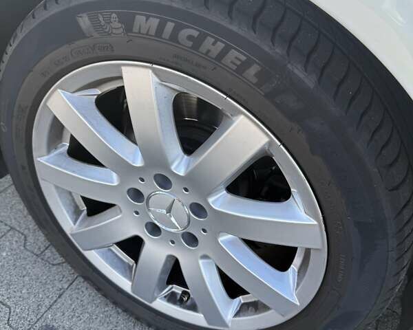 Білий Мерседес Е-Клас, об'ємом двигуна 5.5 л та пробігом 173 тис. км за 15000 $, фото 72 на Automoto.ua