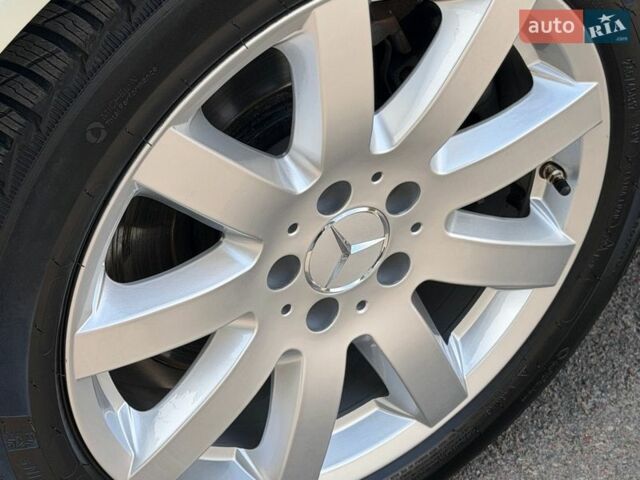 Білий Мерседес Е-Клас, об'ємом двигуна 5.5 л та пробігом 173 тис. км за 14000 $, фото 39 на Automoto.ua