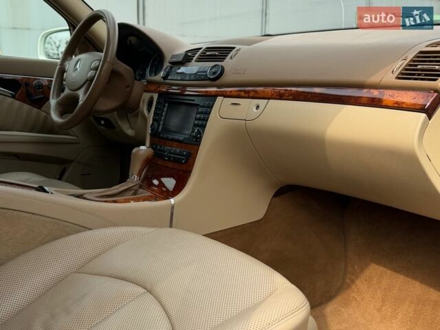 Білий Мерседес Е-Клас, об'ємом двигуна 5.5 л та пробігом 173 тис. км за 14000 $, фото 90 на Automoto.ua