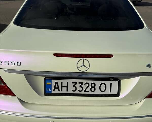 Білий Мерседес Е-Клас, об'ємом двигуна 5.5 л та пробігом 173 тис. км за 15000 $, фото 15 на Automoto.ua