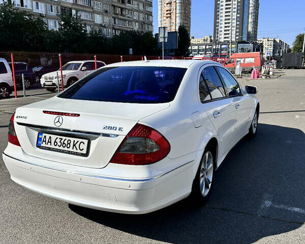 Белый Мерседес Е-Класс, объемом двигателя 3 л и пробегом 350 тыс. км за 7900 $, фото 5 на Automoto.ua