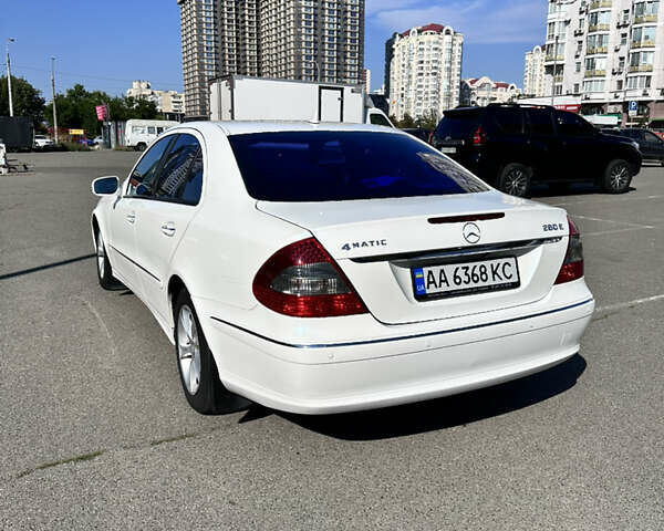 Белый Мерседес Е-Класс, объемом двигателя 3 л и пробегом 350 тыс. км за 7900 $, фото 4 на Automoto.ua