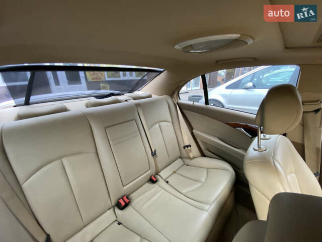 Белый Мерседес Е-Класс, объемом двигателя 3.5 л и пробегом 223 тыс. км за 10500 $, фото 2 на Automoto.ua