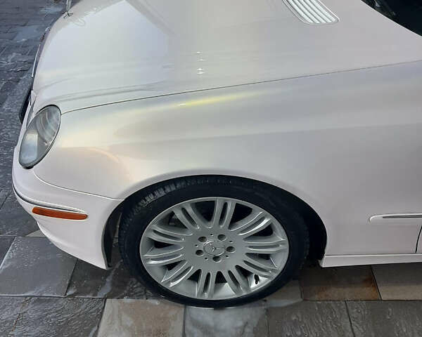 Белый Мерседес Е-Класс, объемом двигателя 3.5 л и пробегом 223 тыс. км за 10500 $, фото 13 на Automoto.ua