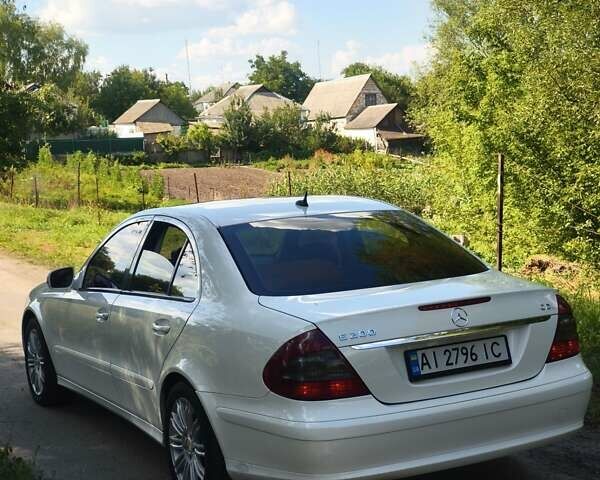 Білий Мерседес Е-Клас, об'ємом двигуна 2.1 л та пробігом 388 тис. км за 7500 $, фото 2 на Automoto.ua