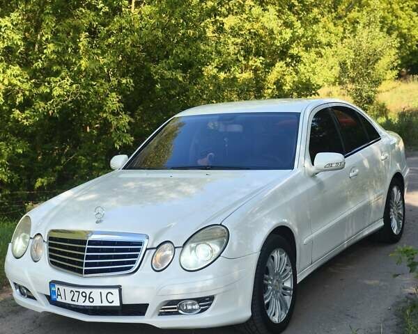 Білий Мерседес Е-Клас, об'ємом двигуна 2.1 л та пробігом 388 тис. км за 7500 $, фото 1 на Automoto.ua