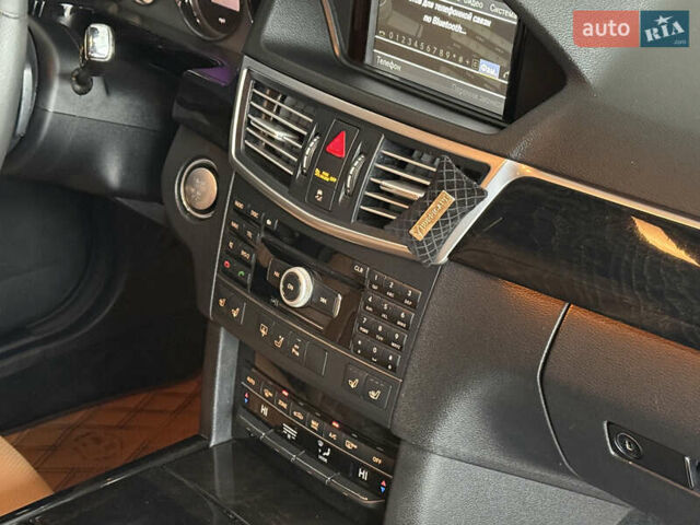 Белый Мерседес Е-Класс, объемом двигателя 5.5 л и пробегом 184 тыс. км за 13900 $, фото 30 на Automoto.ua