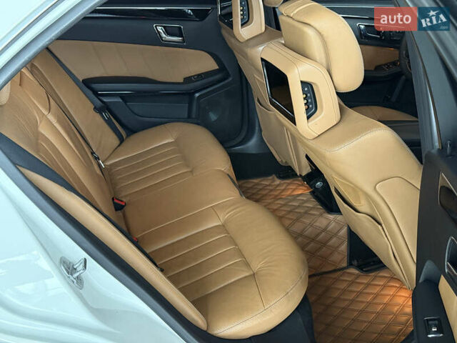 Белый Мерседес Е-Класс, объемом двигателя 5.5 л и пробегом 184 тыс. км за 13900 $, фото 24 на Automoto.ua