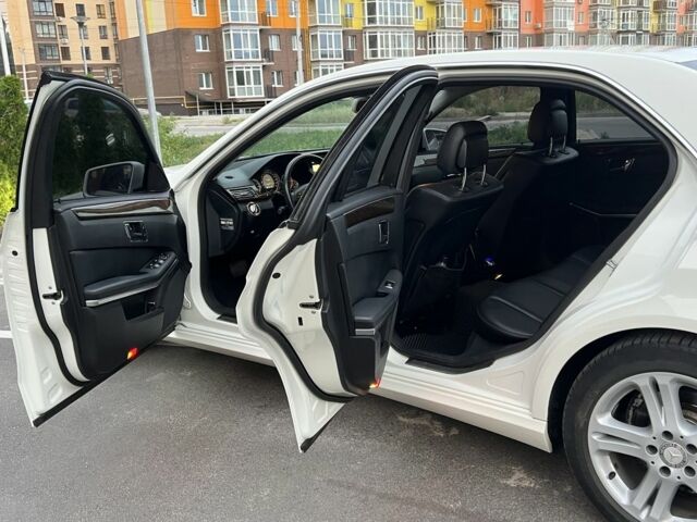 Білий Мерседес Е-Клас, об'ємом двигуна 2.1 л та пробігом 305 тис. км за 10100 $, фото 9 на Automoto.ua
