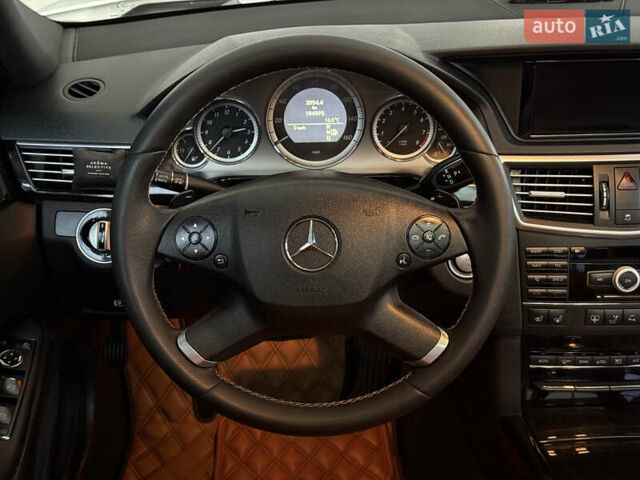 Белый Мерседес Е-Класс, объемом двигателя 5.5 л и пробегом 184 тыс. км за 13900 $, фото 12 на Automoto.ua