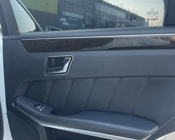 Белый Мерседес Е-Класс, объемом двигателя 2.14 л и пробегом 321 тыс. км за 11300 $, фото 91 на Automoto.ua