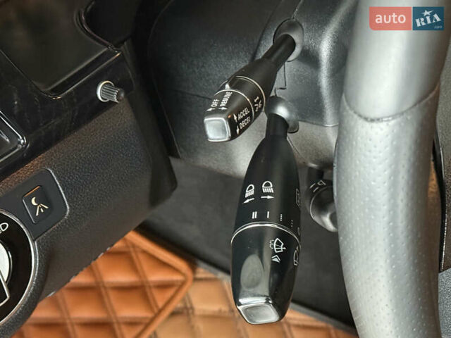 Белый Мерседес Е-Класс, объемом двигателя 5.5 л и пробегом 184 тыс. км за 13900 $, фото 19 на Automoto.ua