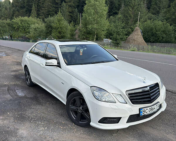 Белый Мерседес Е-Класс, объемом двигателя 2.14 л и пробегом 321 тыс. км за 11300 $, фото 26 на Automoto.ua