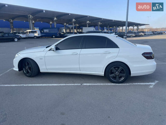 Белый Мерседес Е-Класс, объемом двигателя 2.14 л и пробегом 321 тыс. км за 11300 $, фото 38 на Automoto.ua