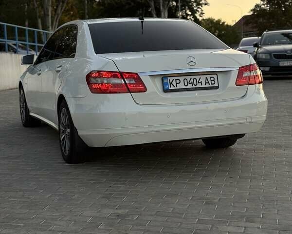 Мерседес Е-Клас 2010 у Запоріжжя на Automoto.ua Білий Мерседес Е-Клас, об'ємом двигуна 2.2 л та пробігом 254 тис. км за 13200 $, фото 13 на Automoto.ua
