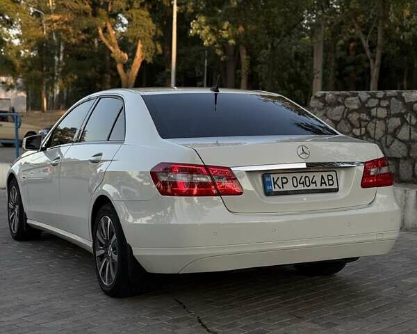 Мерседес Е-Клас 2010 у Запоріжжя на Automoto.ua Білий Мерседес Е-Клас, об'ємом двигуна 2.2 л та пробігом 254 тис. км за 13200 $, фото 8 на Automoto.ua