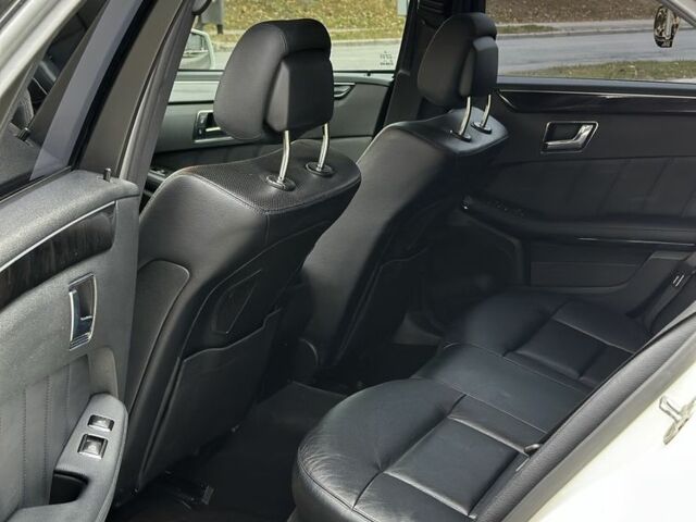 Белый Мерседес Е-Класс, объемом двигателя 3.5 л и пробегом 255 тыс. км за 13000 $, фото 11 на Automoto.ua