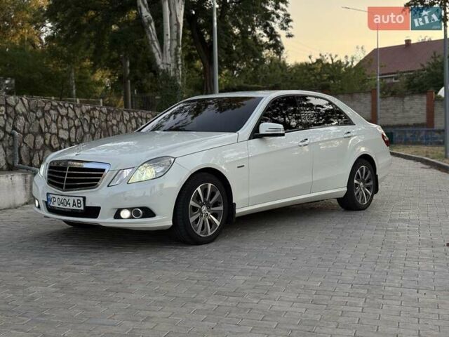 Мерседес Е-Клас 2010 у Запоріжжя на Automoto.ua Білий Мерседес Е-Клас, об'ємом двигуна 2.2 л та пробігом 254 тис. км за 13200 $, фото 16 на Automoto.ua