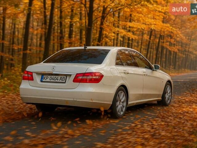 Мерседес Е-Клас 2010 у Запоріжжя на Automoto.ua Білий Мерседес Е-Клас, об'ємом двигуна 2.2 л та пробігом 254 тис. км за 13200 $, фото 17 на Automoto.ua