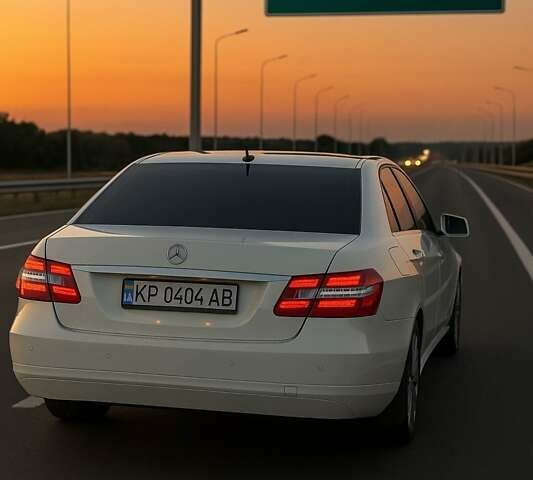 Мерседес Е-Клас 2010 у Запоріжжя на Automoto.ua Білий Мерседес Е-Клас, об'ємом двигуна 2.2 л та пробігом 254 тис. км за 13200 $, фото 19 на Automoto.ua