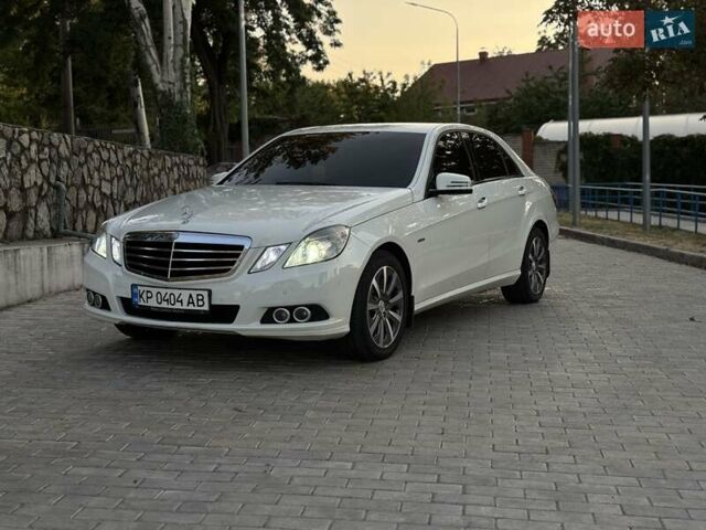 Мерседес Е-Клас 2010 у Запоріжжя на Automoto.ua Білий Мерседес Е-Клас, об'ємом двигуна 2.2 л та пробігом 254 тис. км за 13200 $, фото 20 на Automoto.ua