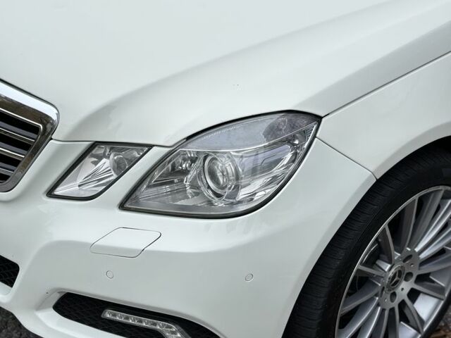 Белый Мерседес Е-Класс, объемом двигателя 3.5 л и пробегом 255 тыс. км за 13000 $, фото 14 на Automoto.ua