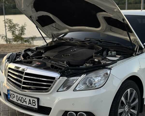 Мерседес Е-Клас 2010 у Запоріжжя на Automoto.ua Білий Мерседес Е-Клас, об'ємом двигуна 2.2 л та пробігом 254 тис. км за 13200 $, фото 22 на Automoto.ua