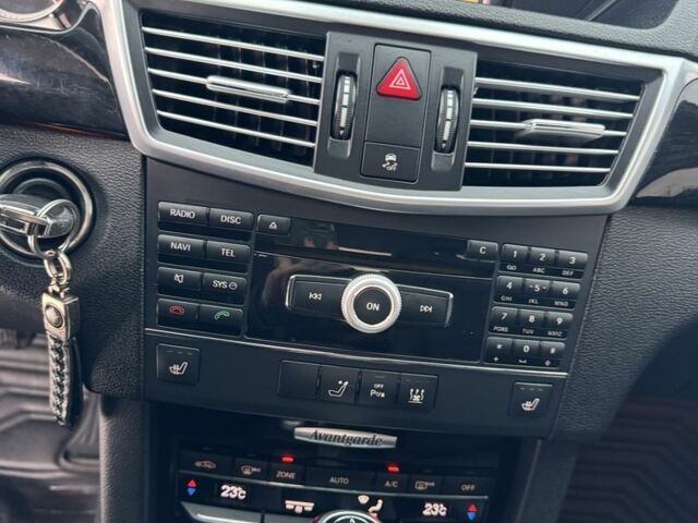 Білий Мерседес Е-Клас, об'ємом двигуна 2.1 л та пробігом 247 тис. км за 14000 $, фото 14 на Automoto.ua