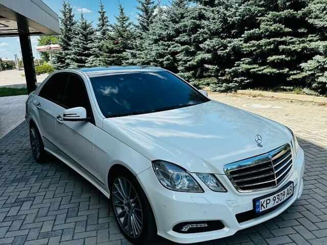 Белый Мерседес Е-Класс, объемом двигателя 3.5 л и пробегом 260 тыс. км за 12999 $, фото 8 на Automoto.ua