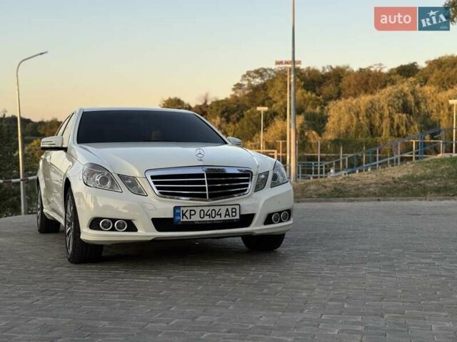 Мерседес Е-Клас 2010 у Запоріжжя на Automoto.ua Білий Мерседес Е-Клас, об'ємом двигуна 2.2 л та пробігом 254 тис. км за 13200 $, фото 11 на Automoto.ua