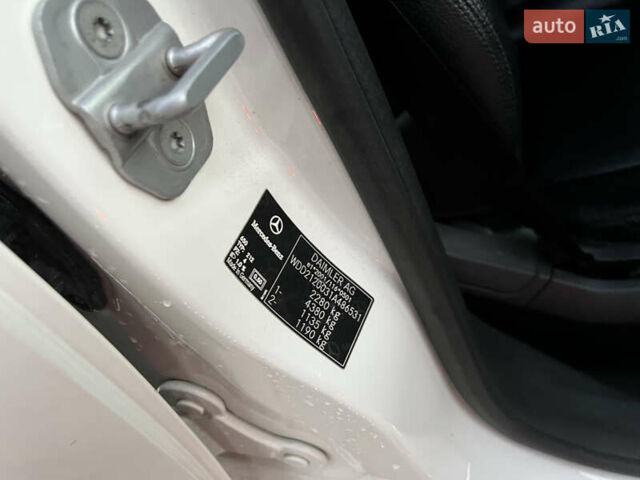 Белый Мерседес Е-Класс, объемом двигателя 2.14 л и пробегом 283 тыс. км за 13900 $, фото 30 на Automoto.ua