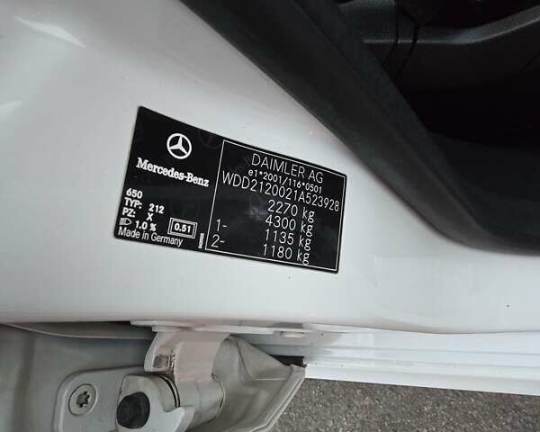 Білий Мерседес Е-Клас, об'ємом двигуна 2.14 л та пробігом 288 тис. км за 10800 $, фото 13 на Automoto.ua