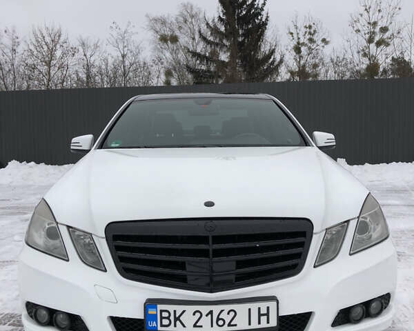 Білий Мерседес Е-Клас, об'ємом двигуна 2.2 л та пробігом 615 тис. км за 12800 $, фото 3 на Automoto.ua