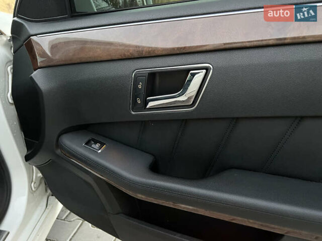 Белый Мерседес Е-Класс, объемом двигателя 2.14 л и пробегом 283 тыс. км за 13900 $, фото 27 на Automoto.ua