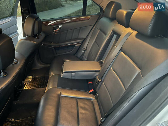 Белый Мерседес Е-Класс, объемом двигателя 2.14 л и пробегом 283 тыс. км за 13900 $, фото 54 на Automoto.ua