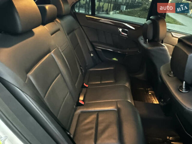 Белый Мерседес Е-Класс, объемом двигателя 2.14 л и пробегом 283 тыс. км за 13900 $, фото 33 на Automoto.ua