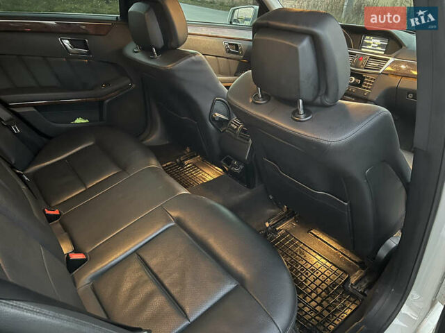 Белый Мерседес Е-Класс, объемом двигателя 2.14 л и пробегом 283 тыс. км за 13900 $, фото 32 на Automoto.ua