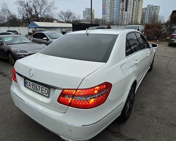 Білий Мерседес Е-Клас, об'ємом двигуна 2.14 л та пробігом 288 тис. км за 10800 $, фото 9 на Automoto.ua