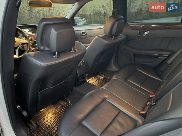 Белый Мерседес Е-Класс, объемом двигателя 2.14 л и пробегом 283 тыс. км за 13900 $, фото 39 на Automoto.ua