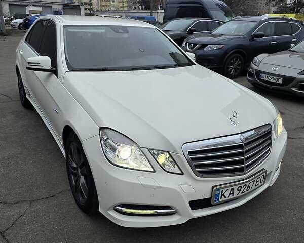 Білий Мерседес Е-Клас, об'ємом двигуна 2.14 л та пробігом 288 тис. км за 10800 $, фото 2 на Automoto.ua